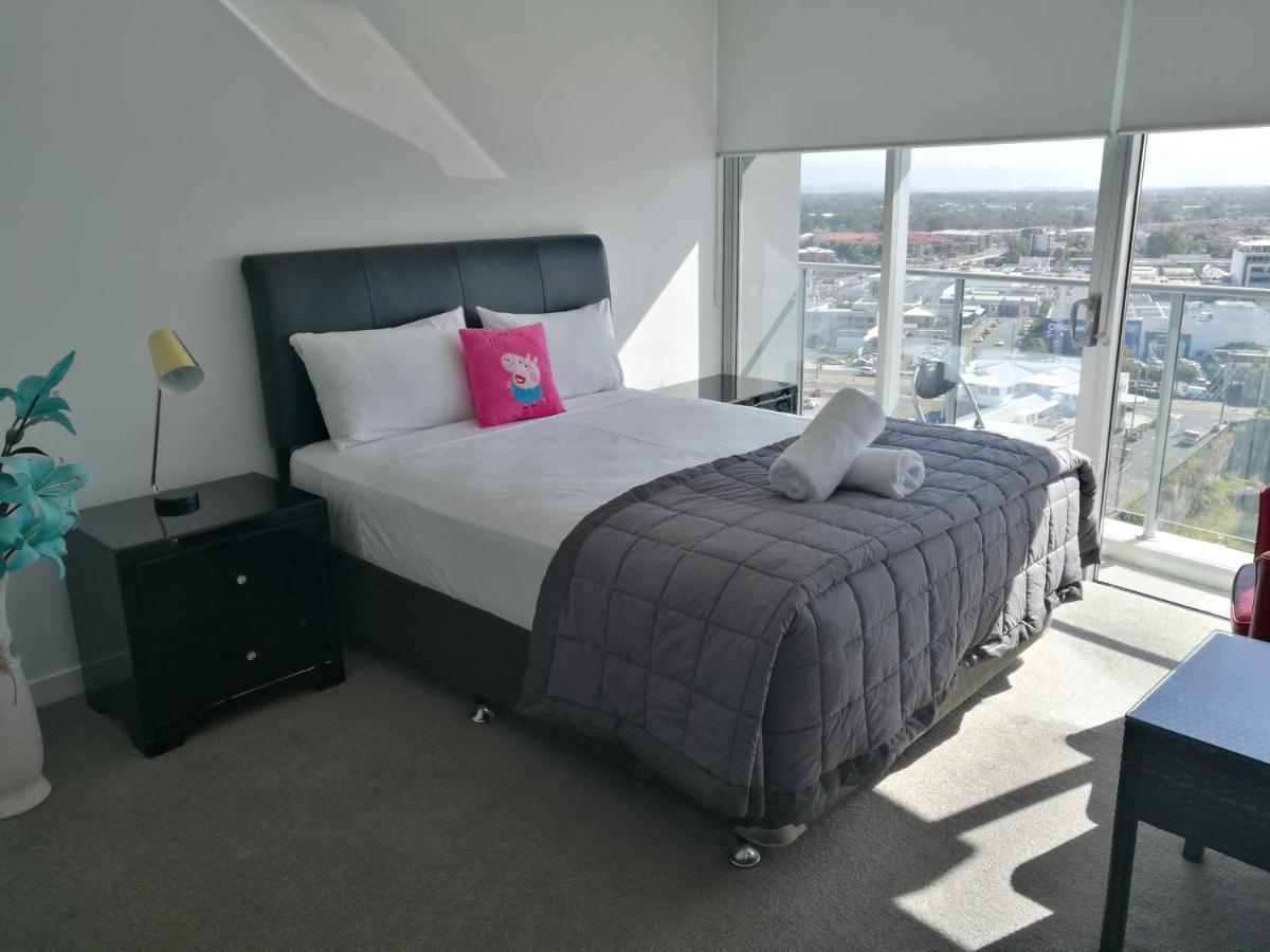 גולד קוסט Three-Bedroom Apartment With Amazing View Near Surfers Paradise מראה חיצוני תמונה