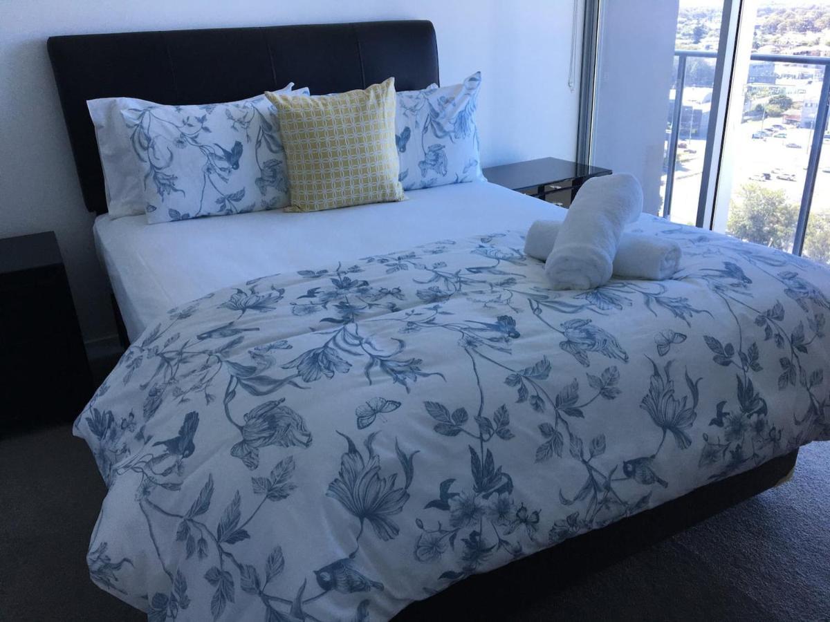 גולד קוסט Three-Bedroom Apartment With Amazing View Near Surfers Paradise מראה חיצוני תמונה
