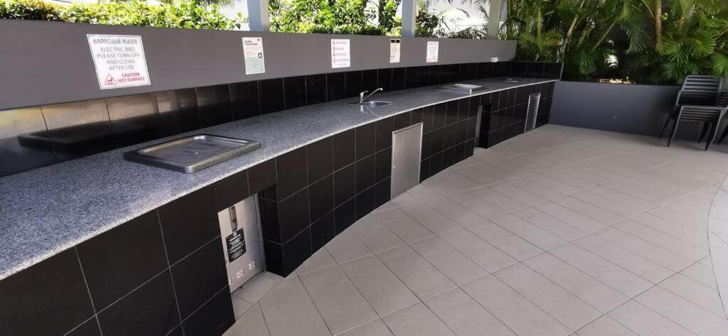 גולד קוסט Three-Bedroom Apartment With Amazing View Near Surfers Paradise מראה חיצוני תמונה